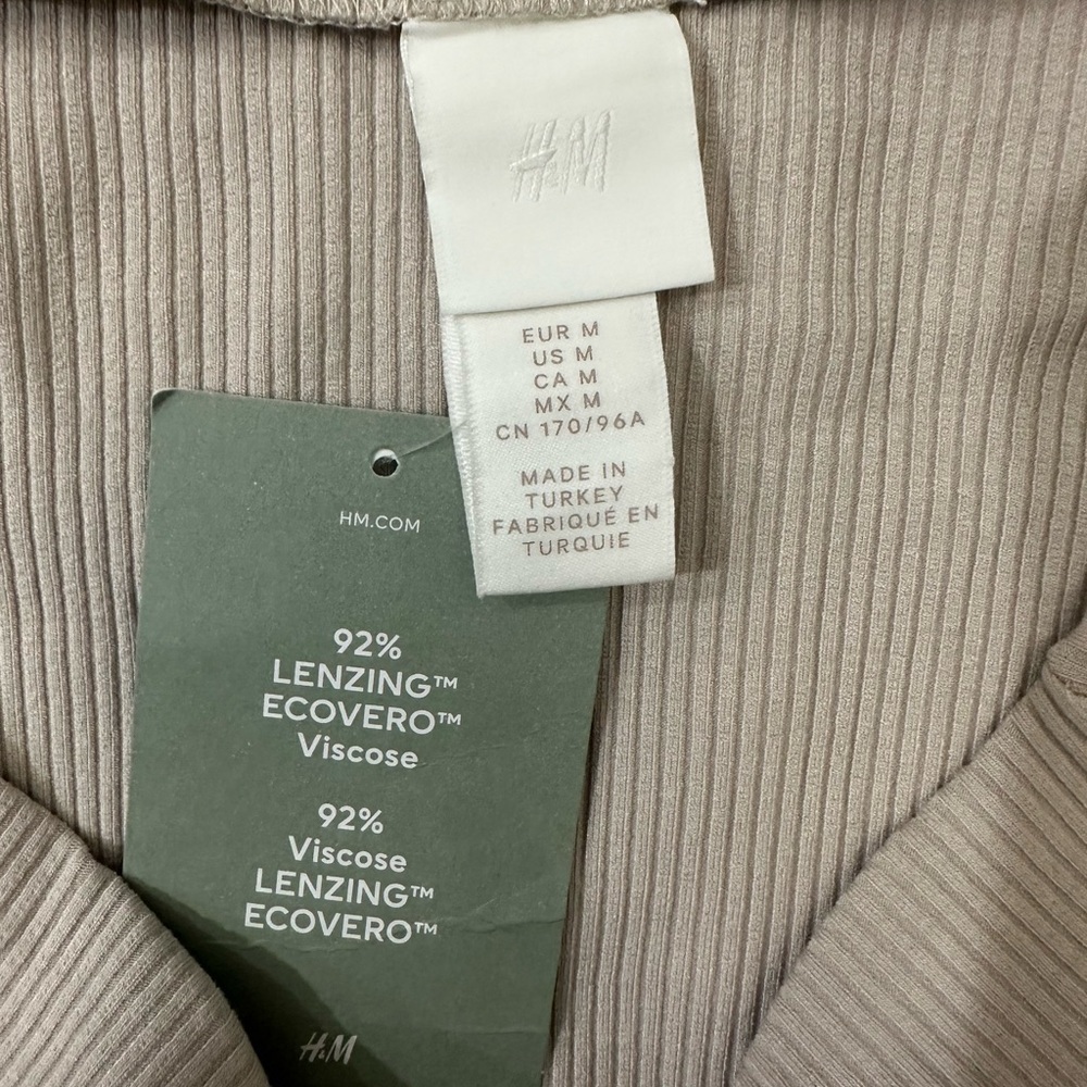 H&M Rib-knit Off-the-shoulder Top Sz. M‎ - Picture 2 of 7
